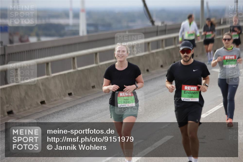 03.10.2025 - Köhlbrandbrückenlauf Jannik Wohlers http://msf.ph/oto/9151979 03.10.2025 16:00:02 Position 1 9680, 7038, 9312 meine-sportfotos.de