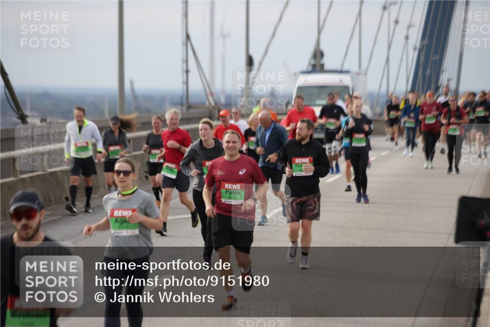 03.10.2025 - Köhlbrandbrückenlauf Jannik Wohlers http://msf.ph/oto/9151980 03.10.2025 16:00:03 Position 1 9312, 8023 meine-sportfotos.de