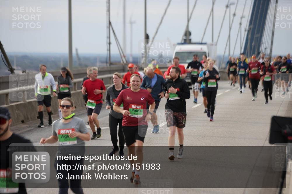 03.10.2025 - Köhlbrandbrückenlauf Jannik Wohlers http://msf.ph/oto/9151983 03.10.2025 16:00:03 Position 1 9312, 8023 meine-sportfotos.de