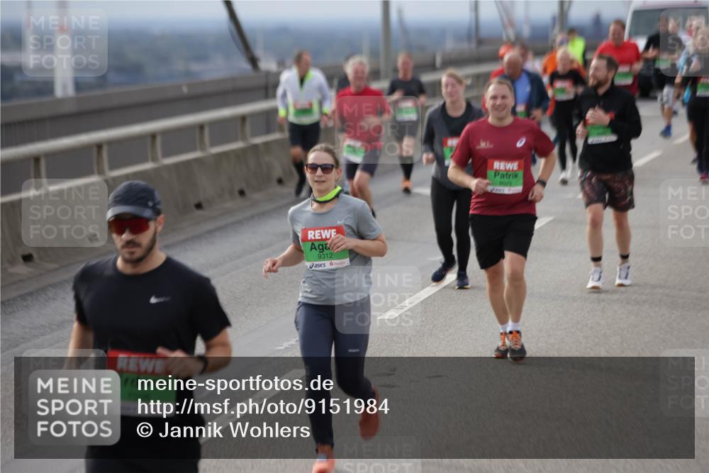 03.10.2025 - Köhlbrandbrückenlauf Jannik Wohlers http://msf.ph/oto/9151984 03.10.2025 16:00:04 Position 1 9312, 8023 meine-sportfotos.de