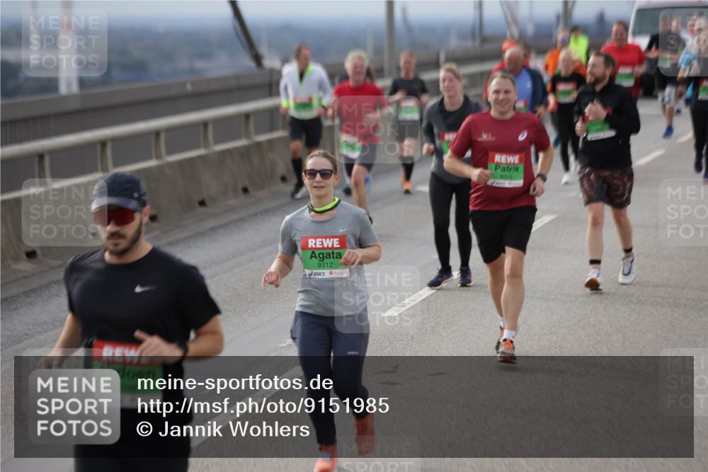 03.10.2025 - Köhlbrandbrückenlauf Jannik Wohlers http://msf.ph/oto/9151985 03.10.2025 16:00:04 Position 1 9312, 8023 meine-sportfotos.de