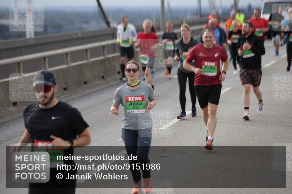 03.10.2025 - Köhlbrandbrückenlauf Jannik Wohlers http://msf.ph/oto/9151986 03.10.2025 16:00:04 Position 1 70008, 9312, 8023 meine-sportfotos.de