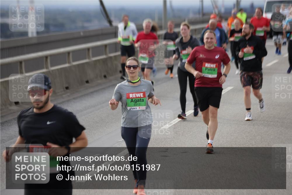 03.10.2025 - Köhlbrandbrückenlauf Jannik Wohlers http://msf.ph/oto/9151987 03.10.2025 16:00:04 Position 1 70098, 9312, 8023 meine-sportfotos.de