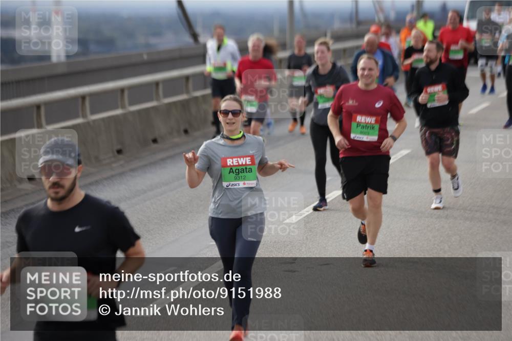 03.10.2025 - Köhlbrandbrückenlauf Jannik Wohlers http://msf.ph/oto/9151988 03.10.2025 16:00:04 Position 1 9312, 8023 meine-sportfotos.de