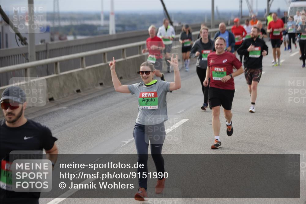03.10.2025 - Köhlbrandbrückenlauf Jannik Wohlers http://msf.ph/oto/9151990 03.10.2025 16:00:05 Position 1 7038, 9312, 8023 meine-sportfotos.de