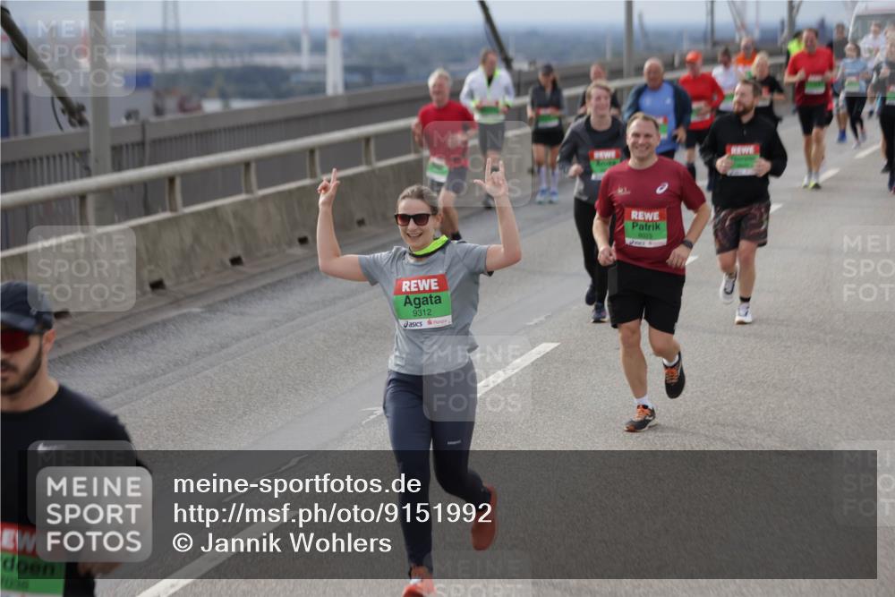03.10.2025 - Köhlbrandbrückenlauf Jannik Wohlers http://msf.ph/oto/9151992 03.10.2025 16:00:05 Position 1 7036, 9312, 8023 meine-sportfotos.de