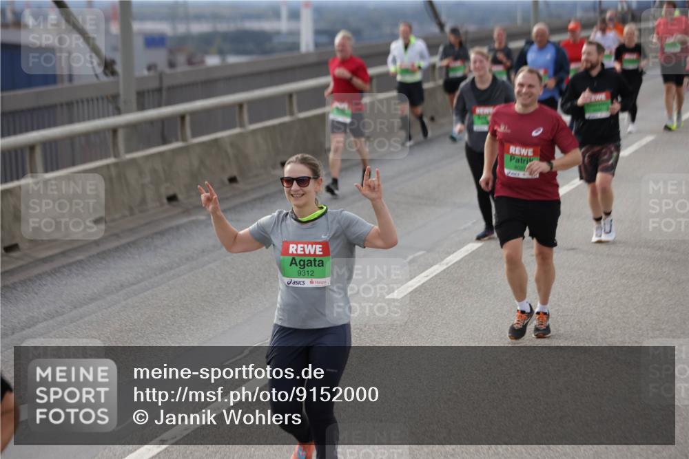 03.10.2025 - Köhlbrandbrückenlauf Jannik Wohlers http://msf.ph/oto/9152000 03.10.2025 16:00:06 Position 1 9312 meine-sportfotos.de