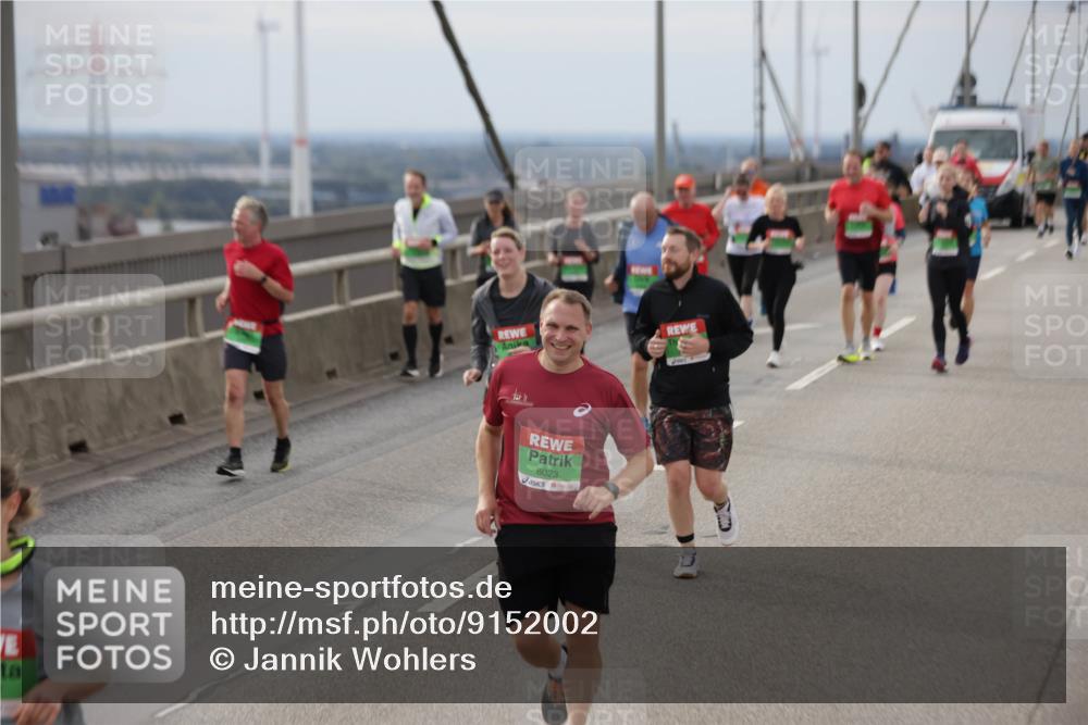 03.10.2025 - Köhlbrandbrückenlauf Jannik Wohlers http://msf.ph/oto/9152002 03.10.2025 16:00:06 Position 1 8023 meine-sportfotos.de