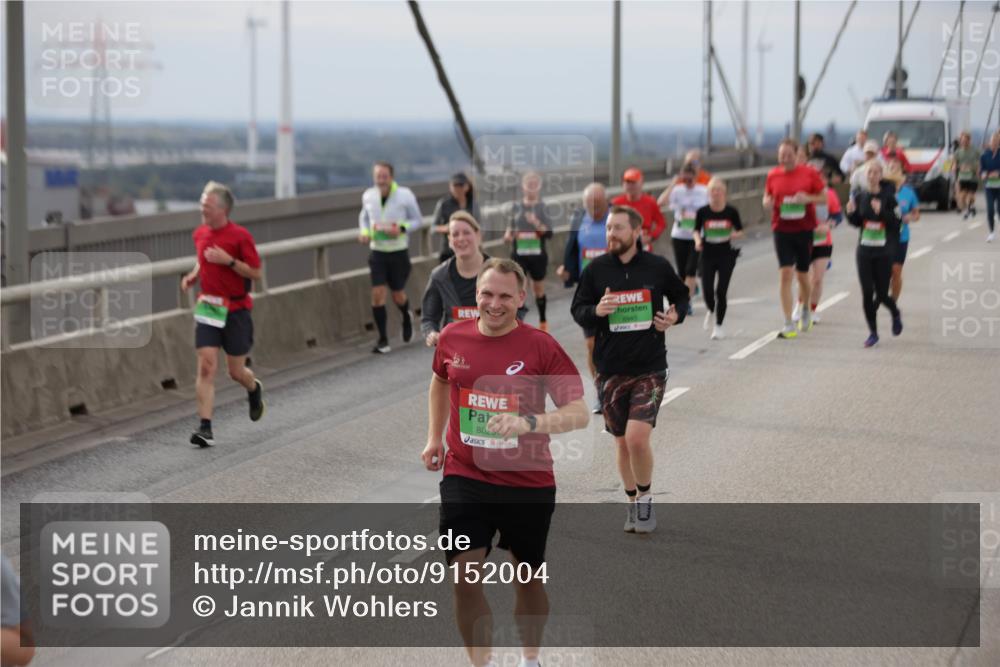 03.10.2025 - Köhlbrandbrückenlauf Jannik Wohlers http://msf.ph/oto/9152004 03.10.2025 16:00:06 Position 1 8025, 8945 meine-sportfotos.de