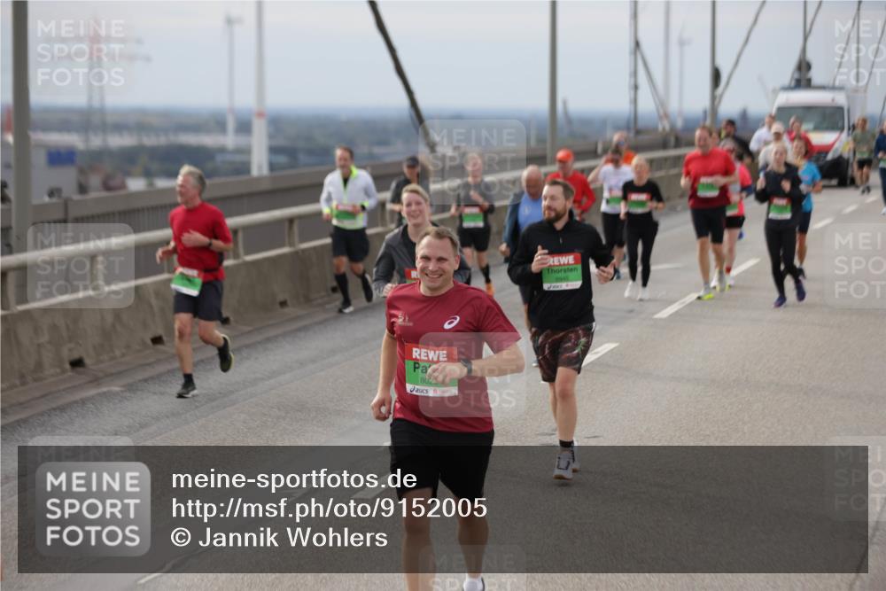 03.10.2025 - Köhlbrandbrückenlauf Jannik Wohlers http://msf.ph/oto/9152005 03.10.2025 16:00:06 Position 1 8023, 8945 meine-sportfotos.de