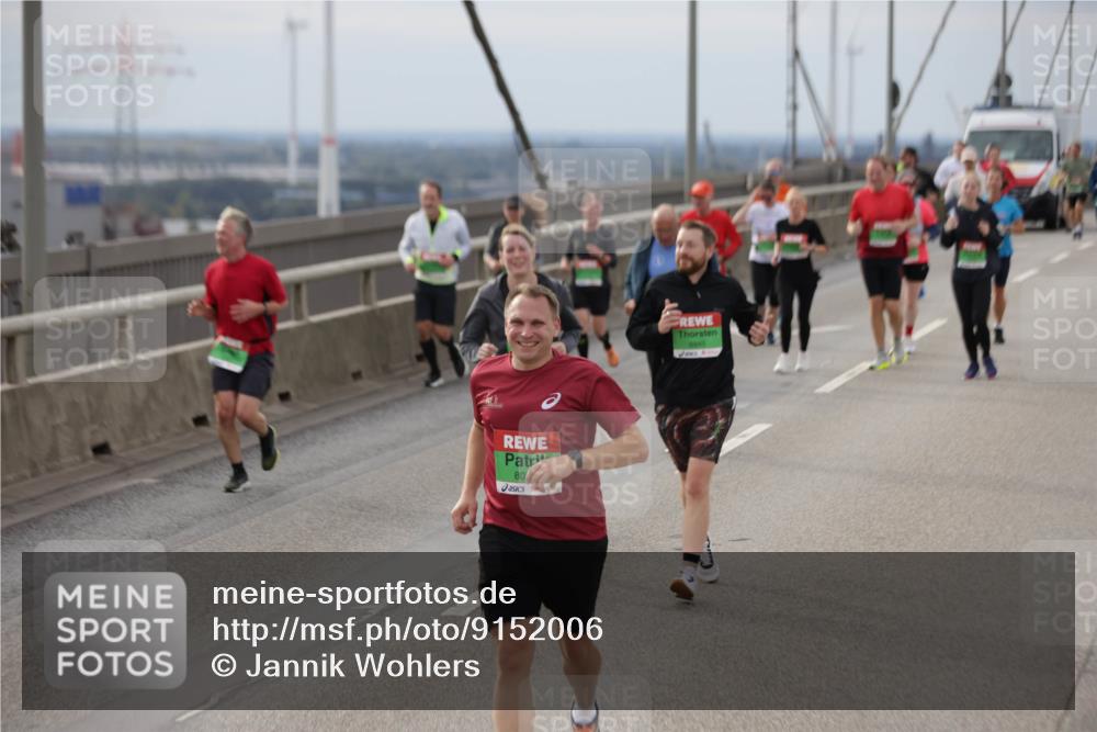 03.10.2025 - Köhlbrandbrückenlauf Jannik Wohlers http://msf.ph/oto/9152006 03.10.2025 16:00:06 Position 1 80, 8945 meine-sportfotos.de