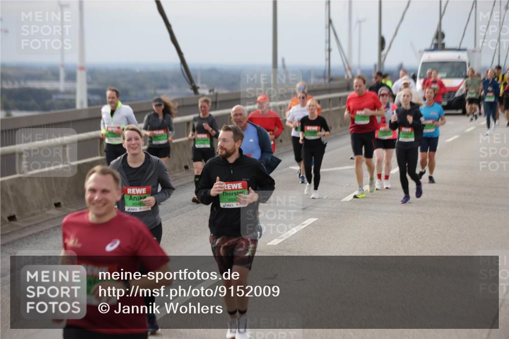 03.10.2025 - Köhlbrandbrückenlauf Jannik Wohlers http://msf.ph/oto/9152009 03.10.2025 16:00:07 Position 1 8946, 6, 8945 meine-sportfotos.de