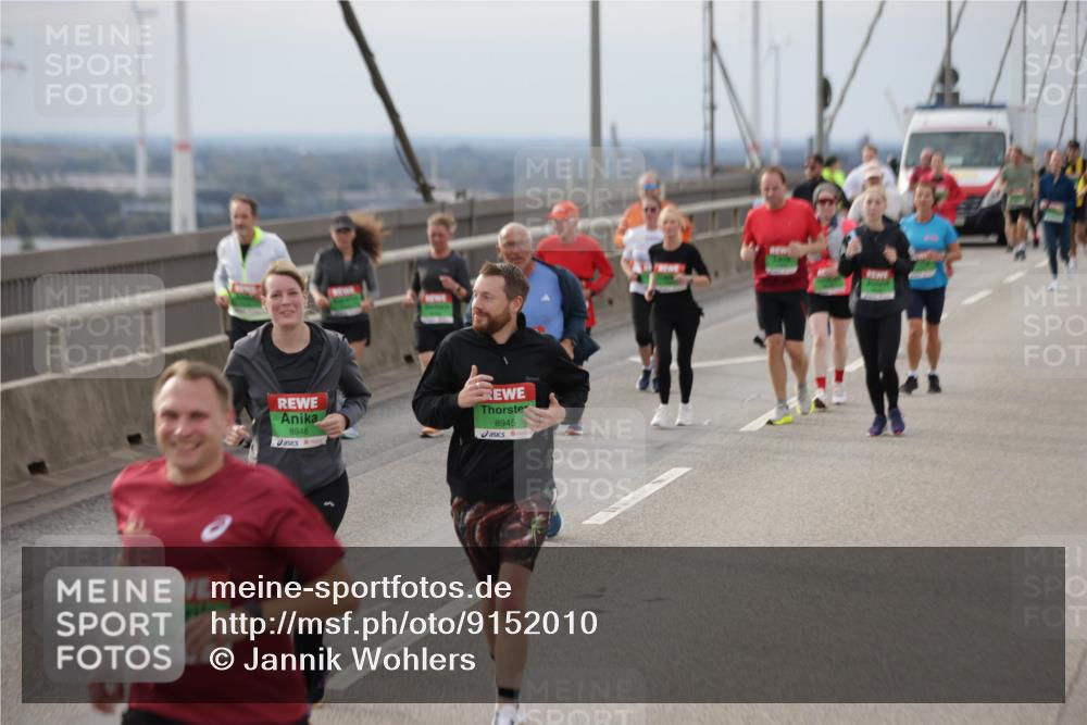 03.10.2025 - Köhlbrandbrückenlauf Jannik Wohlers http://msf.ph/oto/9152010 03.10.2025 16:00:07 Position 1 8946, 8945 meine-sportfotos.de