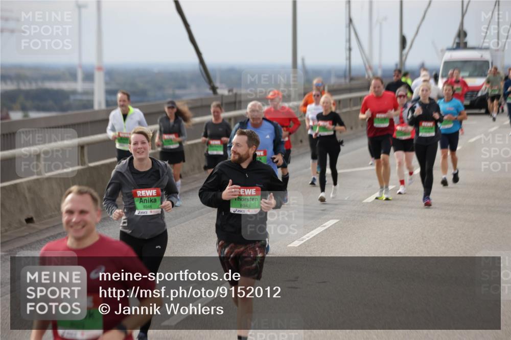 03.10.2025 - Köhlbrandbrückenlauf Jannik Wohlers http://msf.ph/oto/9152012 03.10.2025 16:00:07 Position 1 8946, 8945 meine-sportfotos.de