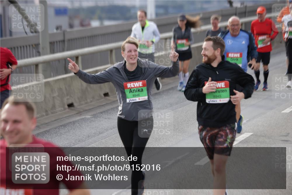 03.10.2025 - Köhlbrandbrückenlauf Jannik Wohlers http://msf.ph/oto/9152016 03.10.2025 16:00:08 Position 1 8946, 8945 meine-sportfotos.de