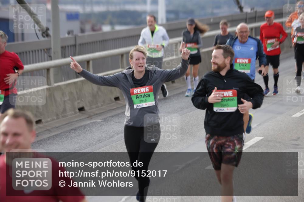 03.10.2025 - Köhlbrandbrückenlauf Jannik Wohlers http://msf.ph/oto/9152017 03.10.2025 16:00:08 Position 1 8946, 8945, 8502 meine-sportfotos.de