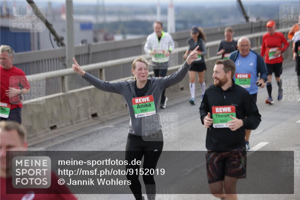 03.10.2025 - Köhlbrandbrückenlauf Jannik Wohlers http://msf.ph/oto/9152019 03.10.2025 16:00:08 Position 1 8946, 8945 meine-sportfotos.de