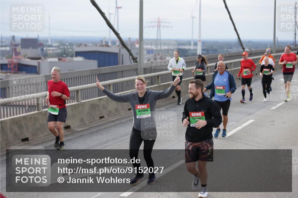 03.10.2025 - Köhlbrandbrückenlauf Jannik Wohlers http://msf.ph/oto/9152027 03.10.2025 16:00:09 Position 1 8946 meine-sportfotos.de