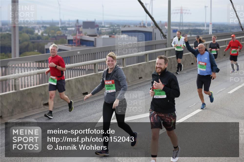 03.10.2025 - Köhlbrandbrückenlauf Jannik Wohlers http://msf.ph/oto/9152043 03.10.2025 16:00:10 Position 1 8946, 8945 meine-sportfotos.de