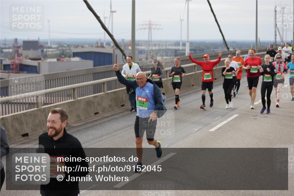 03.10.2025 - Köhlbrandbrückenlauf Jannik Wohlers http://msf.ph/oto/9152045 03.10.2025 16:00:10 Position 1 8502 meine-sportfotos.de