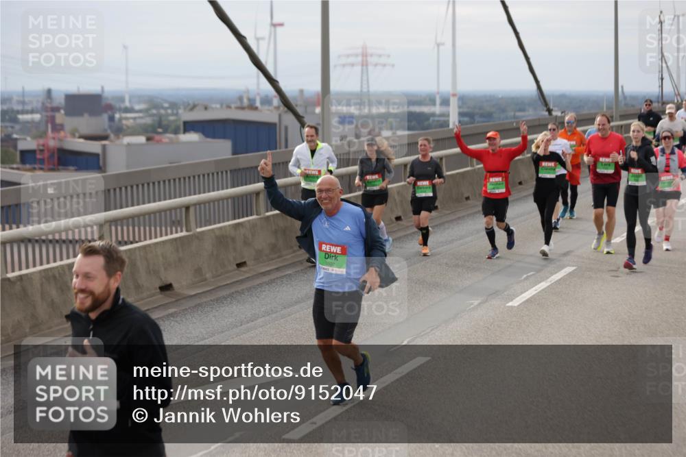 03.10.2025 - Köhlbrandbrückenlauf Jannik Wohlers http://msf.ph/oto/9152047 03.10.2025 16:00:10 Position 1 8645, 8502 meine-sportfotos.de