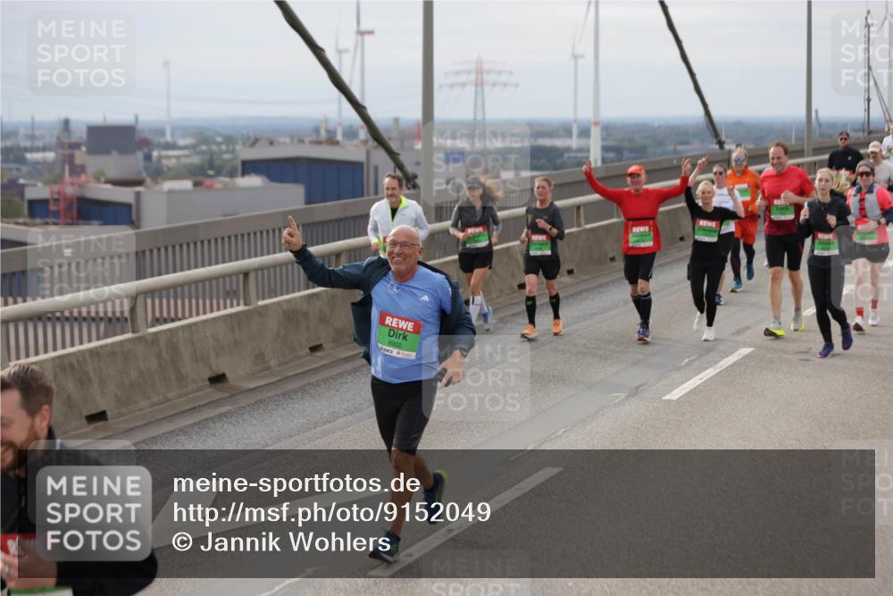 03.10.2025 - Köhlbrandbrückenlauf Jannik Wohlers http://msf.ph/oto/9152049 03.10.2025 16:00:11 Position 1 8502 meine-sportfotos.de