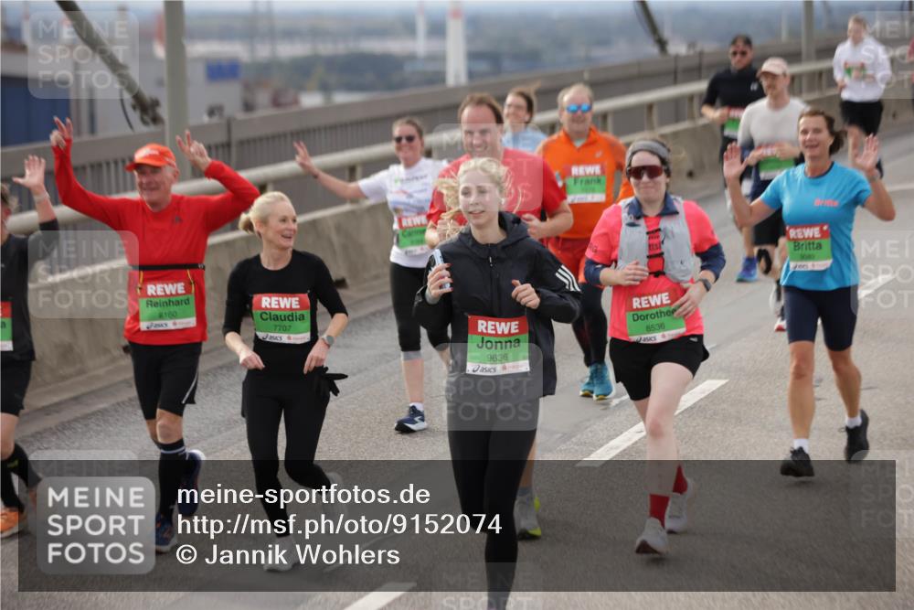 03.10.2025 - Köhlbrandbrückenlauf Jannik Wohlers http://msf.ph/oto/9152074 03.10.2025 16:00:13 Position 1 8160, 7707, 9636, 8536, 9040 meine-sportfotos.de