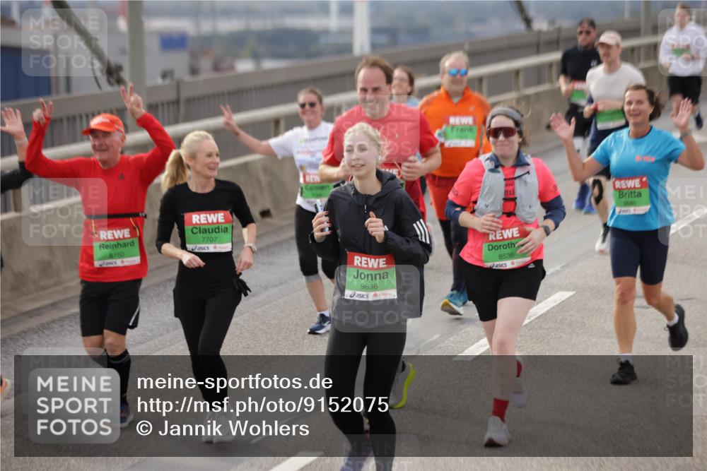 03.10.2025 - Köhlbrandbrückenlauf Jannik Wohlers http://msf.ph/oto/9152075 03.10.2025 16:00:13 Position 1 7707, 8160, 9636, 8536, 9040 meine-sportfotos.de