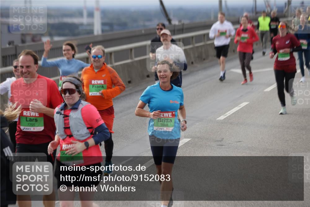 03.10.2025 - Köhlbrandbrückenlauf Jannik Wohlers http://msf.ph/oto/9152083 03.10.2025 16:00:14 Position 1 7755, 7979, 926, 9040 meine-sportfotos.de