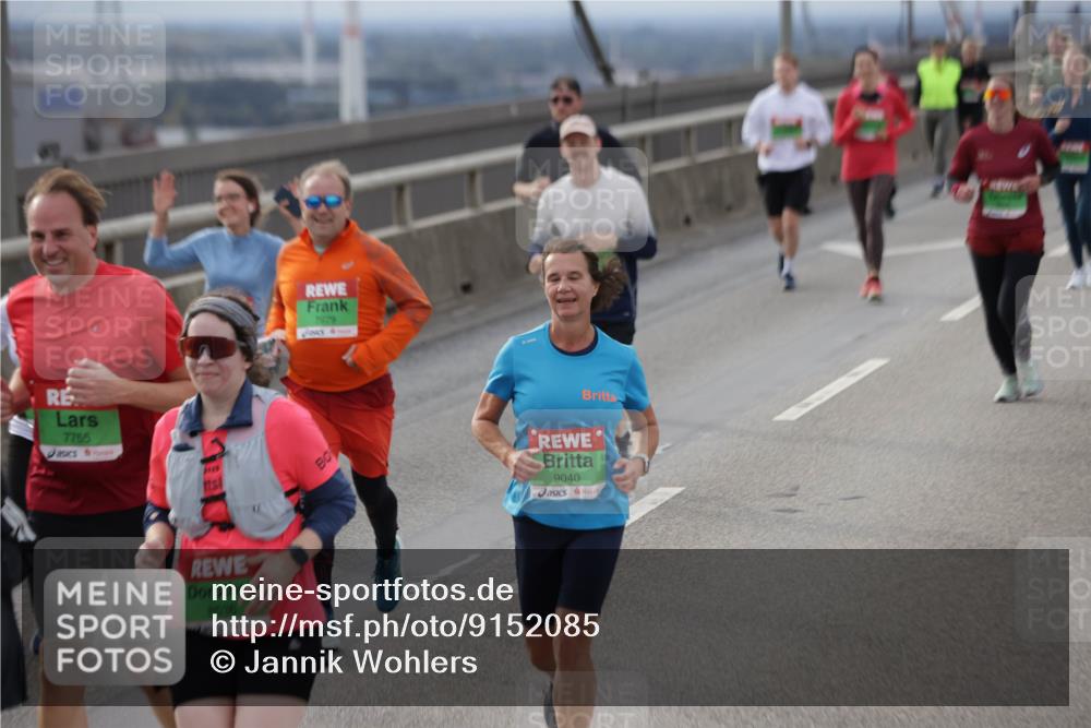 03.10.2025 - Köhlbrandbrückenlauf Jannik Wohlers http://msf.ph/oto/9152085 03.10.2025 16:00:14 Position 1 7755, 7979, 1131, 9040 meine-sportfotos.de