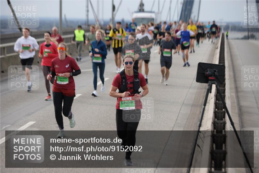 03.10.2025 - Köhlbrandbrückenlauf Jannik Wohlers http://msf.ph/oto/9152092 03.10.2025 16:00:16 Position 1 7991 meine-sportfotos.de