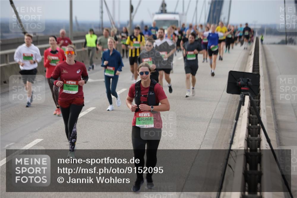 03.10.2025 - Köhlbrandbrückenlauf Jannik Wohlers http://msf.ph/oto/9152095 03.10.2025 16:00:17 Position 1 8335, 7991 meine-sportfotos.de