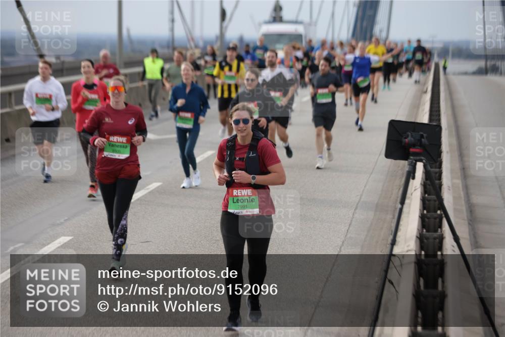 03.10.2025 - Köhlbrandbrückenlauf Jannik Wohlers http://msf.ph/oto/9152096 03.10.2025 16:00:17 Position 1 7991 meine-sportfotos.de