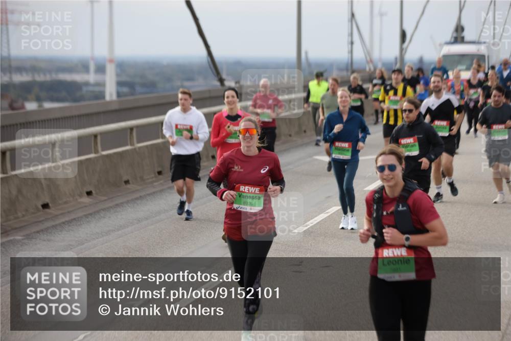 03.10.2025 - Köhlbrandbrückenlauf Jannik Wohlers http://msf.ph/oto/9152101 03.10.2025 16:00:17 Position 1 8335, 7991 meine-sportfotos.de
