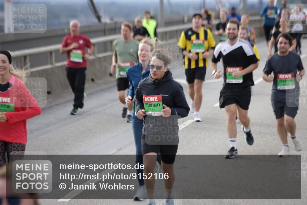 03.10.2025 - Köhlbrandbrückenlauf Jannik Wohlers http://msf.ph/oto/9152106 03.10.2025 16:00:20 Position 1 8672, 9531, 860, 8612 meine-sportfotos.de