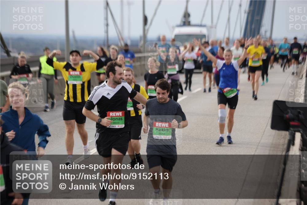 03.10.2025 - Köhlbrandbrückenlauf Jannik Wohlers http://msf.ph/oto/9152113 03.10.2025 16:00:21 Position 1 8609, 8612 meine-sportfotos.de