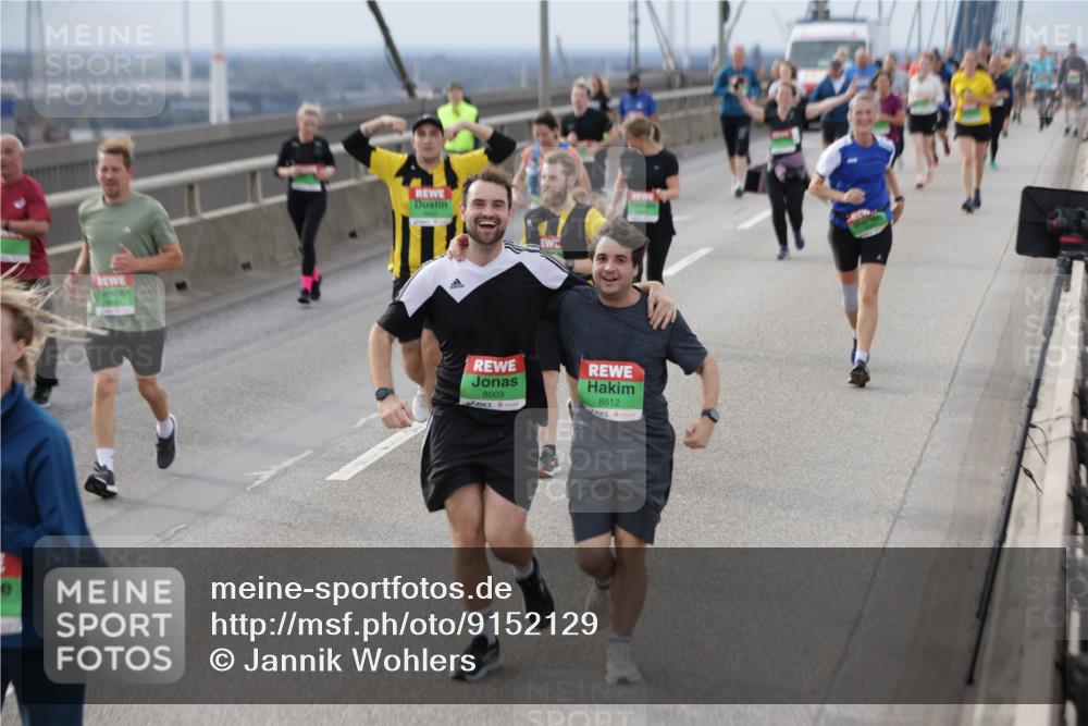 03.10.2025 - Köhlbrandbrückenlauf Jannik Wohlers http://msf.ph/oto/9152129 03.10.2025 16:00:23 Position 1 8609, 8612 meine-sportfotos.de