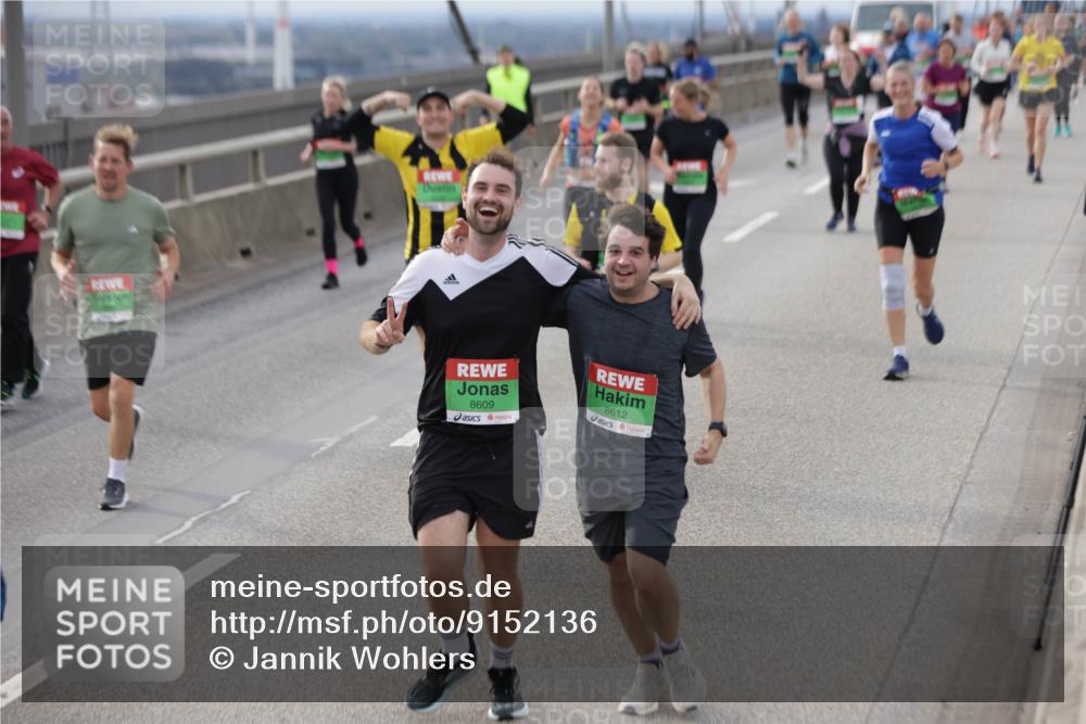03.10.2025 - Köhlbrandbrückenlauf Jannik Wohlers http://msf.ph/oto/9152136 03.10.2025 16:00:23 Position 1 8609, 8612 meine-sportfotos.de