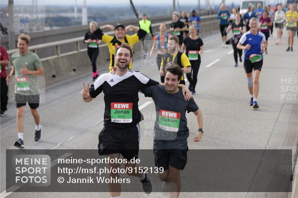 03.10.2025 - Köhlbrandbrückenlauf Jannik Wohlers http://msf.ph/oto/9152139 03.10.2025 16:00:23 Position 1 8609, 8612 meine-sportfotos.de
