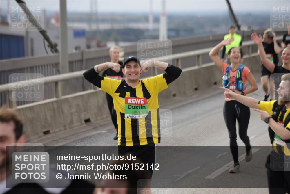 03.10.2025 - Köhlbrandbrückenlauf Jannik Wohlers http://msf.ph/oto/9152142 03.10.2025 16:00:25 Position 1 8852 meine-sportfotos.de