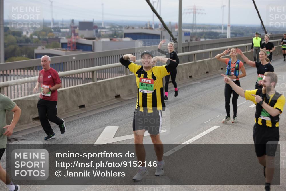 03.10.2025 - Köhlbrandbrückenlauf Jannik Wohlers http://msf.ph/oto/9152146 03.10.2025 16:00:26 Position 1 8852 meine-sportfotos.de