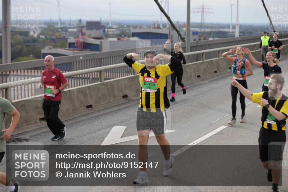 03.10.2025 - Köhlbrandbrückenlauf Jannik Wohlers http://msf.ph/oto/9152147 03.10.2025 16:00:26 Position 1 8852 meine-sportfotos.de