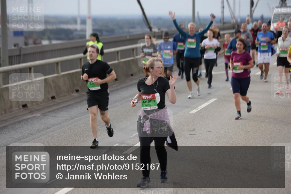 03.10.2025 - Köhlbrandbrückenlauf Jannik Wohlers http://msf.ph/oto/9152167 03.10.2025 16:00:29 Position 1 8195 meine-sportfotos.de