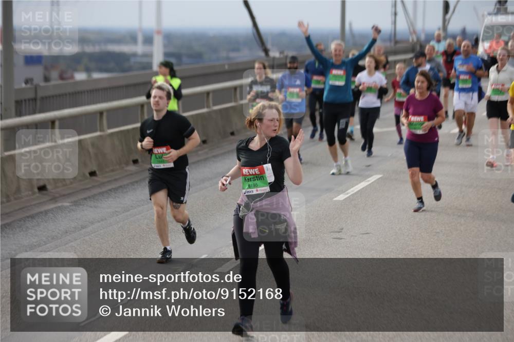 03.10.2025 - Köhlbrandbrückenlauf Jannik Wohlers http://msf.ph/oto/9152168 03.10.2025 16:00:29 Position 1 8195 meine-sportfotos.de