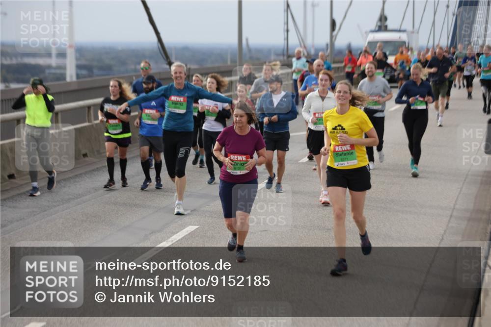 03.10.2025 - Köhlbrandbrückenlauf Jannik Wohlers http://msf.ph/oto/9152185 03.10.2025 16:00:31 Position 1 8121, 8371 meine-sportfotos.de