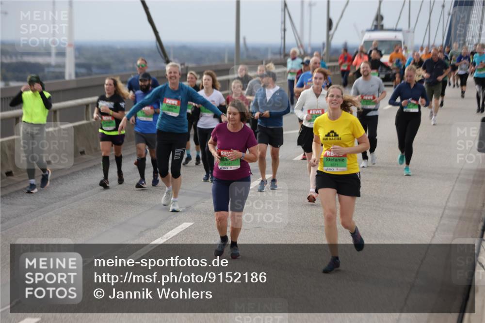 03.10.2025 - Köhlbrandbrückenlauf Jannik Wohlers http://msf.ph/oto/9152186 03.10.2025 16:00:31 Position 1 8121, 8371 meine-sportfotos.de