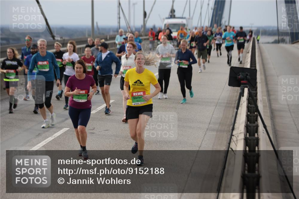 03.10.2025 - Köhlbrandbrückenlauf Jannik Wohlers http://msf.ph/oto/9152188 03.10.2025 16:00:31 Position 1 8121, 8371 meine-sportfotos.de