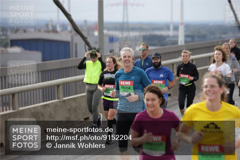 03.10.2025 - Köhlbrandbrückenlauf Jannik Wohlers http://msf.ph/oto/9152204 03.10.2025 16:00:33 Position 1 8656, 8131, 8744 meine-sportfotos.de