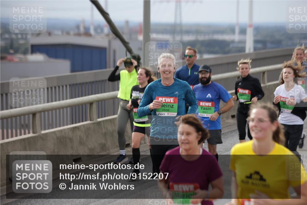 03.10.2025 - Köhlbrandbrückenlauf Jannik Wohlers http://msf.ph/oto/9152207 03.10.2025 16:00:33 Position 1 8656, 9641, 9074 meine-sportfotos.de