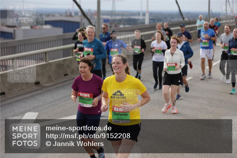 03.10.2025 - Köhlbrandbrückenlauf Jannik Wohlers http://msf.ph/oto/9152208 03.10.2025 16:00:34 Position 1 8121, 8371 meine-sportfotos.de